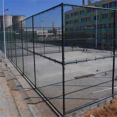 球場圍欄網(wǎng)與場地圍網(wǎng) 功能、選擇與安裝指南